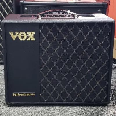 Vox VT40X 40-Watt 1x10 Digital Modeling Guitar Amp Real 12ax7 Tone image 1