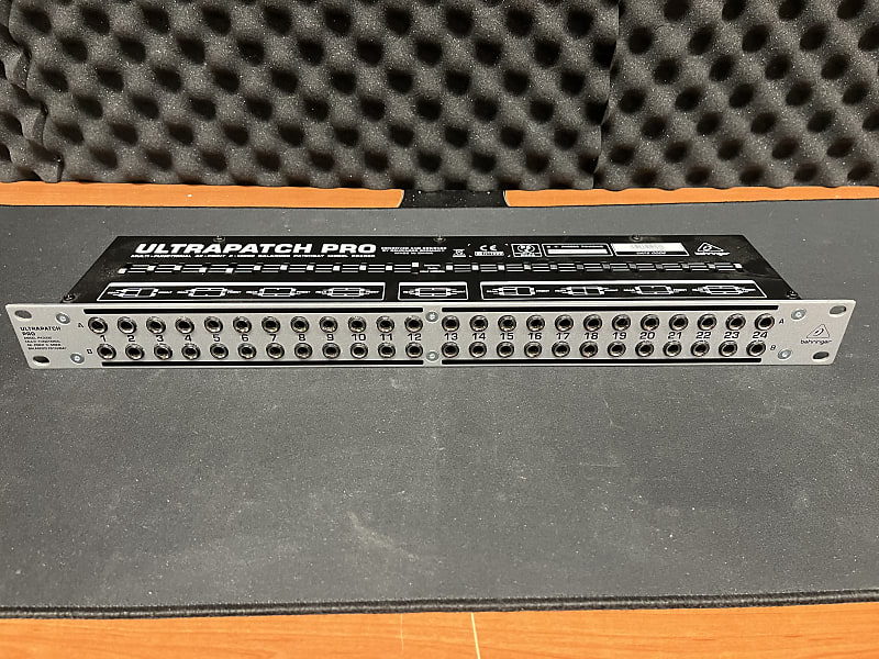 Behringer Ultrapatch Pro PX3000 48-Point TRS Patchbay 2004 - Present - Standard image 1
