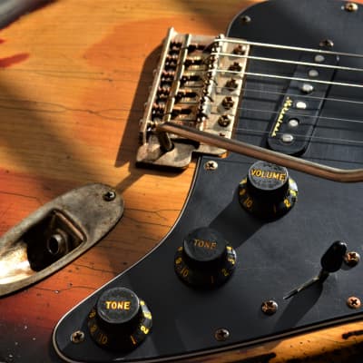 American Fender Stratocaster Sunburst Relic Noiseless Pickups image 14