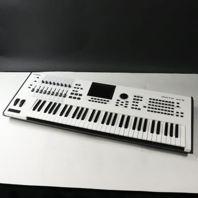 Yamaha Motif XF 6 Production Synthesizer White with 2GB flash card