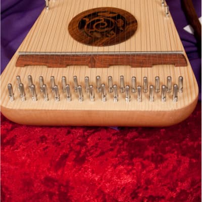 Roosebeck PSRARL Alto Rounded Psaltery Left-Handed with Psaltery bow, Tuning Tool & Rosin image 4