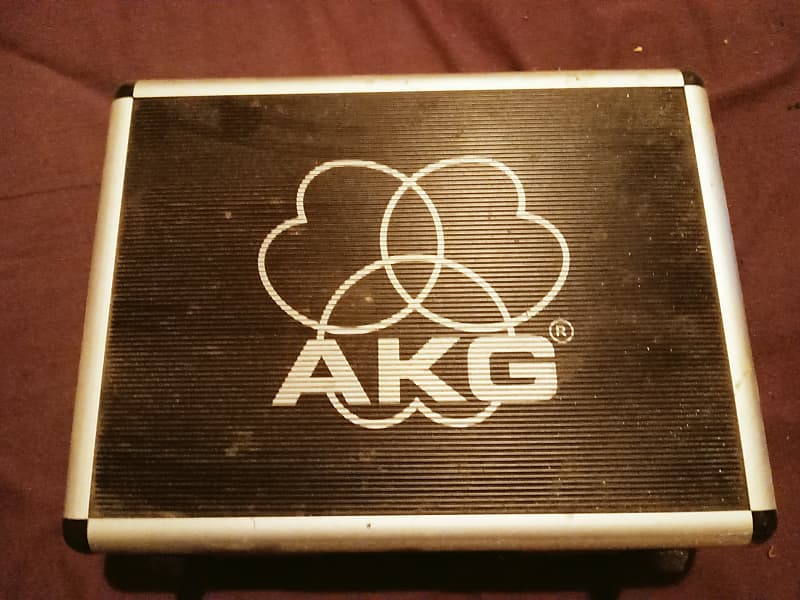 AKG C3000B Microphone Cardoid Condenser [Carry Case].