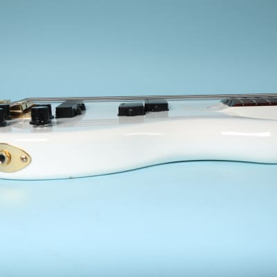 Fernandes FRB Revolver 4 String Electric Bass White Short Scale image 21