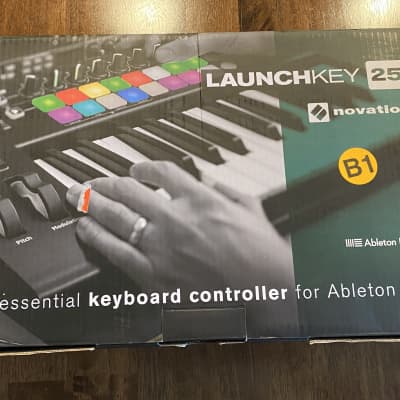 Novation Launchkey 25 Keyboard Controller