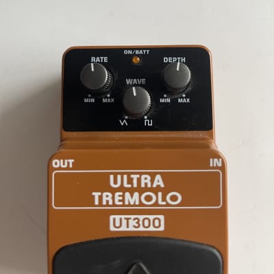 Behringer UT300 Ultra Tremolo Guitar Effect Pedal | Reverb Canada