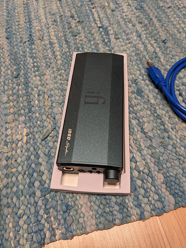 ifi micro iDSD Signature 2022 - Blue image 1