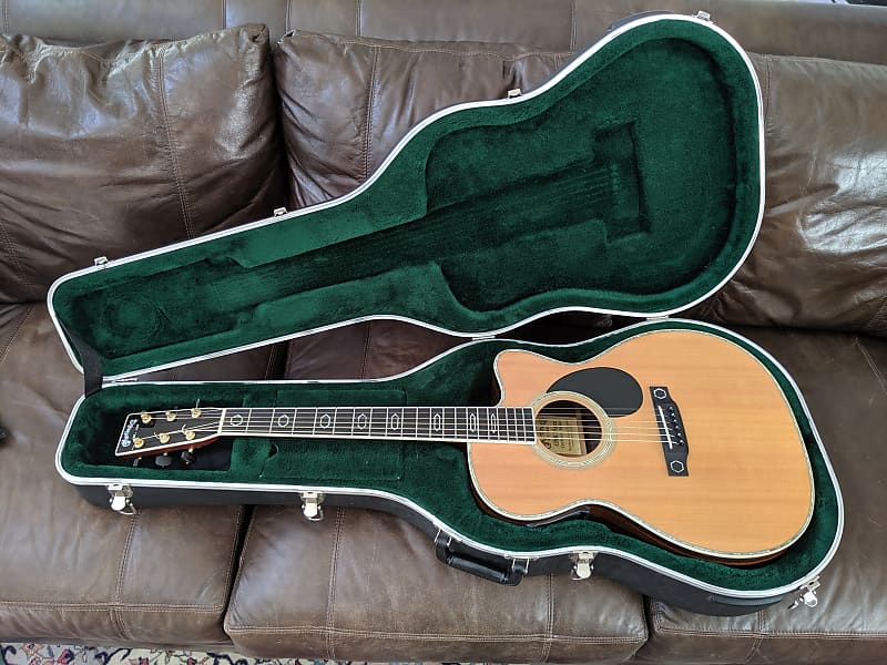 Martin OMC Aura 2005 Natural Reverb