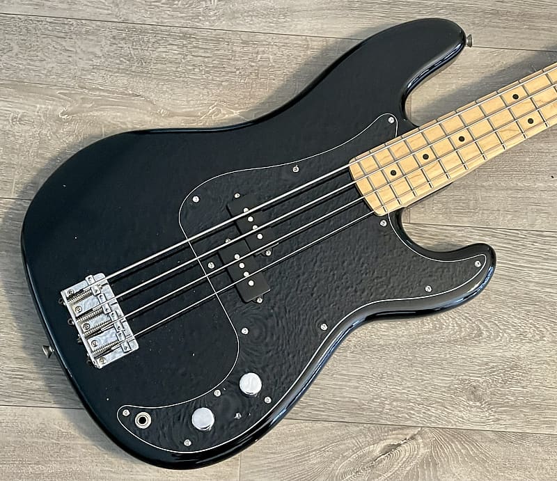 Squier Affinity Precision Bass by Fender - Black Finish and Maple Neck  *ROGER WATERS - PINK FLOYD*