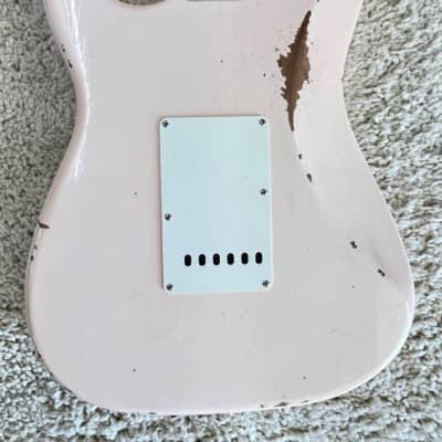 Fender Custom Shop Late 1962 Stratocaster Relic Closet Classic Faded Shell Pink image 5