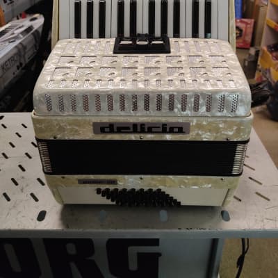 Delicia Junior 22 image 2