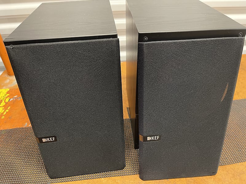 KEF Q100 Bookshelf Speakers | Reverb