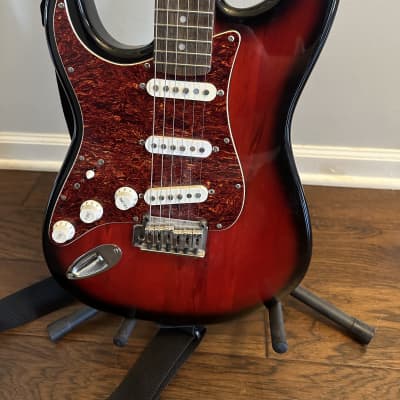 Fender Stratocaster 2000’s  - Dark Red Burst image 2