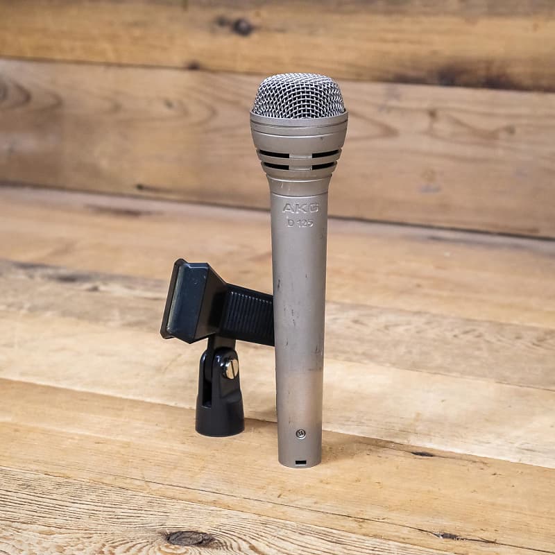 AKG D125 Dynamic Microphone Reverb