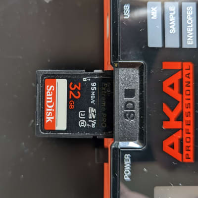 Akai MPX16 sampler, recorder, pad controller with 32GB SD card image 3