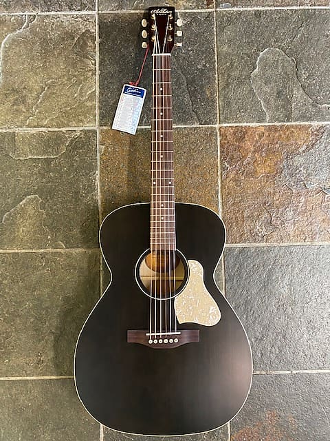 Art & Lutherie Legacy QIT Faded Black