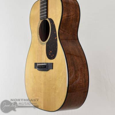 C.F. Martin Custom Shop "00" Bearclaw Sitka Spruce w/ Quilted Mahogany Back and Sides (s/n: 7347) image 3