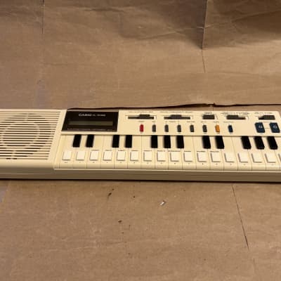 Casio VL-1 VL-Tone 29-Key Synthesizer Keyboard 1979-84 Good Condition. Display not working!