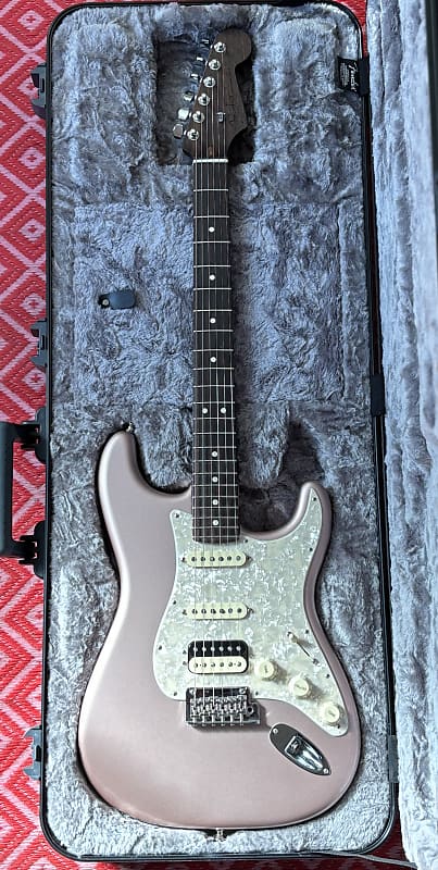 Fender Am Pro Strat HSS 2019 ケース付 Fender Limited Edition American Professional Stratocaster HSS