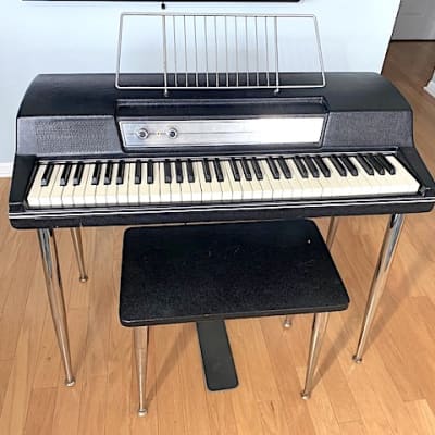 Wurlitzer 200 Ηλεκτρικό πιάνο 64 πλήκτρωνWurlitzer 200 Ηλεκτρικό πιάνο 64 πλήκτρων  