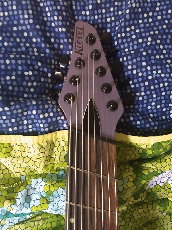 Kiesel Vanquish 8 string Multiscale KVM8 2020 Lavender Kiesel Vanquish 8 string Multiscale KVM8 2020 Lavender