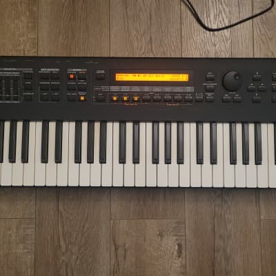 Roland XP-30 61-Key 64-Voice Expandable Synthesizer