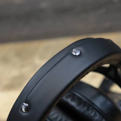 Beyerdynamic DT 770 M 80 Ohms Closed-Back Monitor Headphones w/High Attenuation image 5