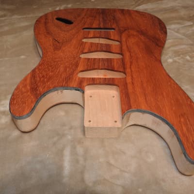 Strat Project 3pc Alder Body 1pc Padauk Top Black Binding Padauk Neck with Kingwood Fretboard! image 6