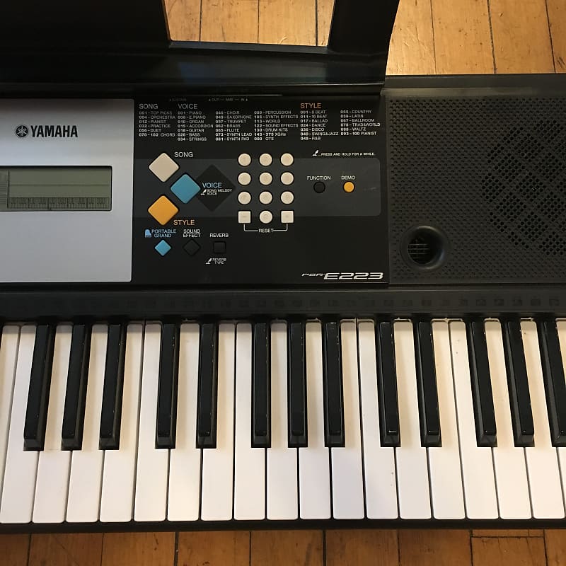 YAMAHA電子ピアノ　PSR-E223 Yamaha PSR-E223 Entry-Level Portable Keyboard | Guitar Center