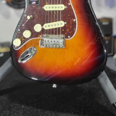 Fender American Professional II Stratocaster Left-handed - 3 Color Sunburst Rosewood *FREE PLEK WITH PURCHASE*! 058 image 4