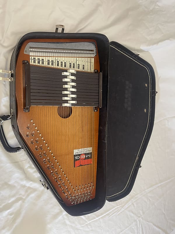 Oscar Schmidt MEG autoharp PLAYS PERFECTLY Reverb