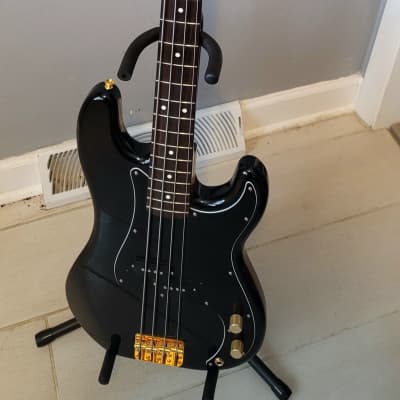 Fender MIJ Traditional '60s Precision Bass 2018 - Midnight for sale