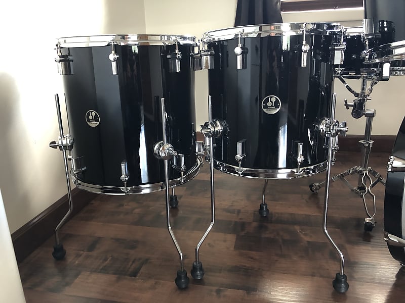 Sonor Special Edition - Birch Drum Set 8, 10, 12, 14, 16, 20, 14x5.5 Black lacquer Sonor Special Edition - Birch Drum Set 8, 10, 12, 14, 16, 20, 14x5.5 Black lacquer