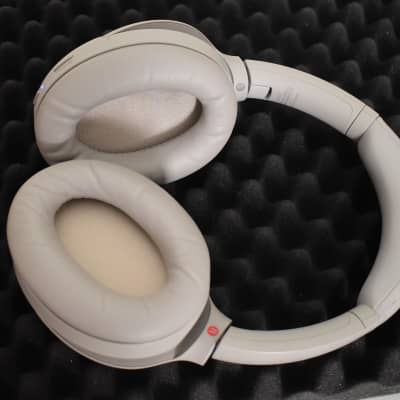 Sony WH-1000XM4 Wireless Active Noise Canceling Over-Ear Headphones - Silver image 6