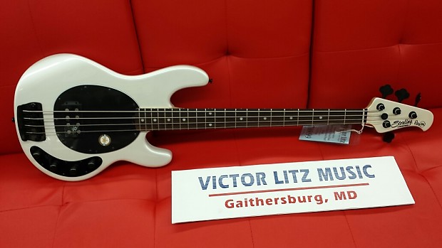 Sterling by MUSICMAN StingRay Ray34 ホワイト Sterling by MUSICMAN StingRay Ray34 ホワイト
