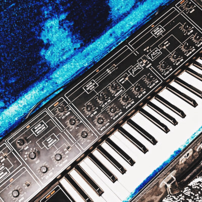 Yamaha CS-10 Monophonic Synthesizer 1977 Original Case- Black