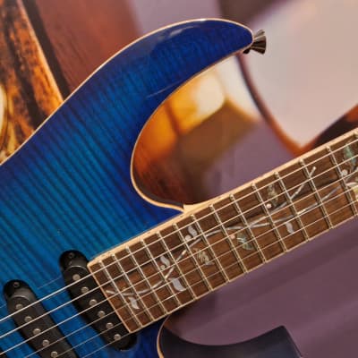 Ibanez RG8560-SPB j. custom Series E-Guitar 6 String - Sapphire Blue + Hardcase image 2