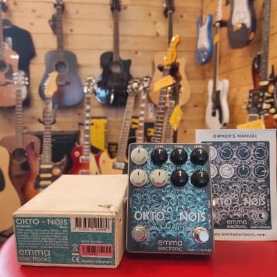 4MS Pedals Nocto Loco Octave Fuzz Noise Generator Hand