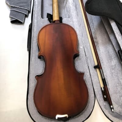 Pre-owned Mendini - 1/2 size Violin Outfit - Setup and ready to play. image 2