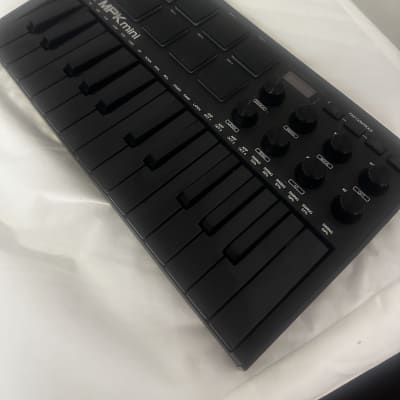 Akai MPK mini 2025 - Black