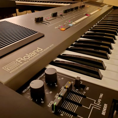 FULLY SERVICED RARE VINTAGE ROLAND HS60 (JUNO 106 with speakers!) IN AMAZING CONDITION! image 11