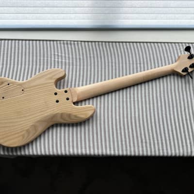 MG Bass MGBASS JB1 SPALTED MAPLE 5-string bass, Made in USA, SPALTED MAPLE top, ASH body, 3-piece MAPLE neck, EBONY fretboard, BARTOLINI pickups and preamp, Italia Leather Straps 4” wide Acorn Amber strap, GATOR hardshell case image 14