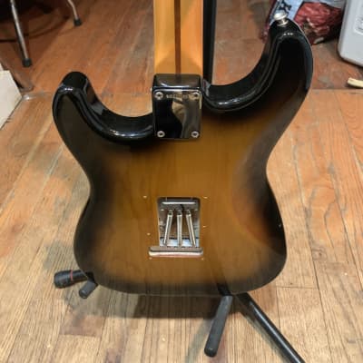 Fender Stratocaster AVRI 57’ Reissue  1989 2 tone Sunburst image 9