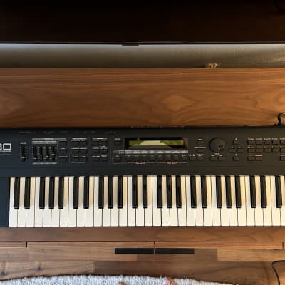 Roland XP-30 61-Key 64-Voice Expandable Synthesizer 1999 - 2004 - Black