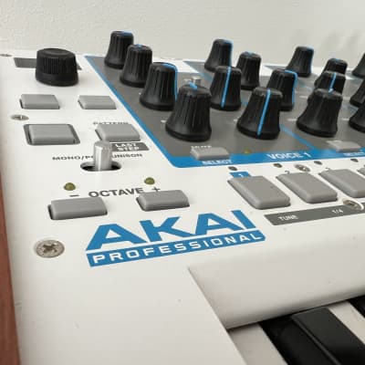 Akai Timbre Wolf Analog Synthesizer | Reverb UK