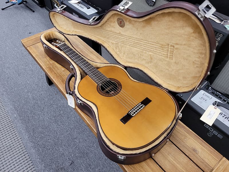 Vicente Sanchis Model 39 Classical Guitar With Case 1981 Cedar image 1