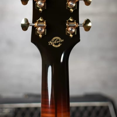 Gibson SJ-200 Western Classic Jumbo Acoustic Guitar - Vintage Sunburst with Hardshell Case image 5
