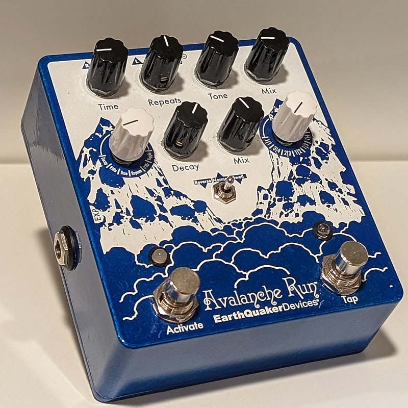 EarthQuaker Devices Avalanche Run Stereo Reverb & Delay with Tap Tempo V2