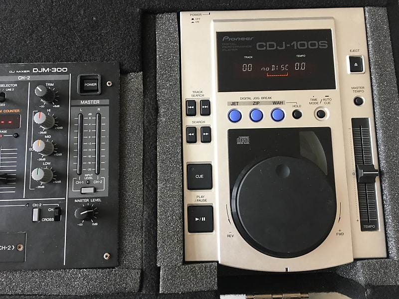 Pioneer CDJ-100s with DJM-300 mixer and travel case