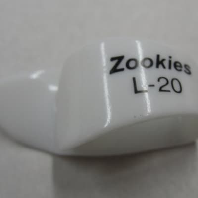 Dunlop Zookies Z9003 Tip Angled CELLULOID THUMB PICKS L20 Large 4 PICKS  White image 2