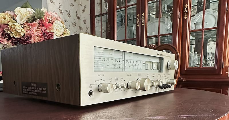 H.H. Scott Stereo Receiver, Model R357 1975-77 - Silver Faceplate, Wood Case  			
